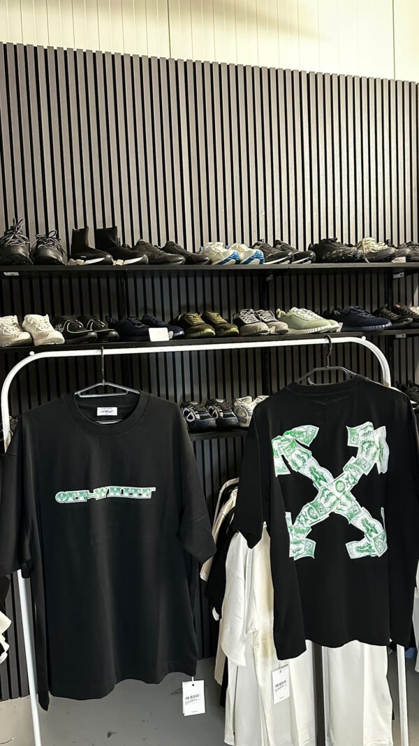 Off-White T-shirt