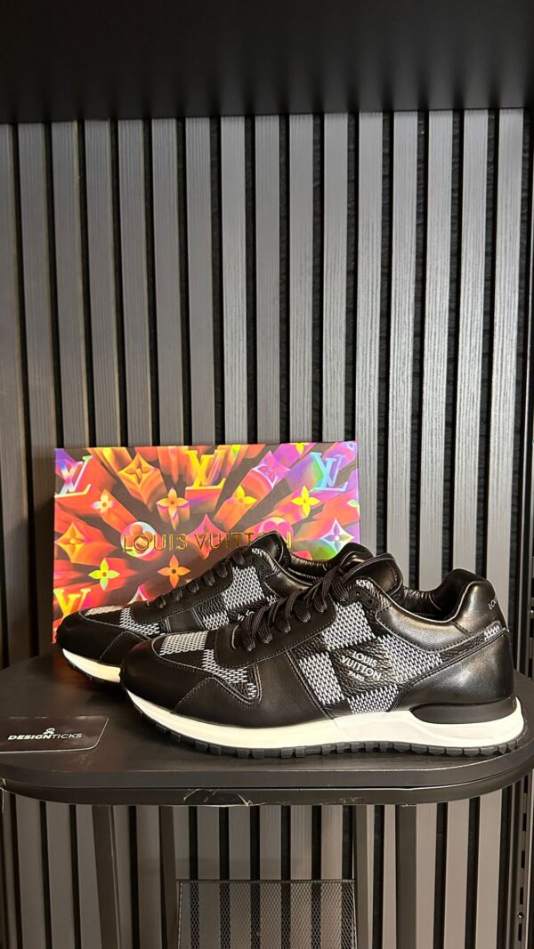 Louis Vuitton Run Away Black White
