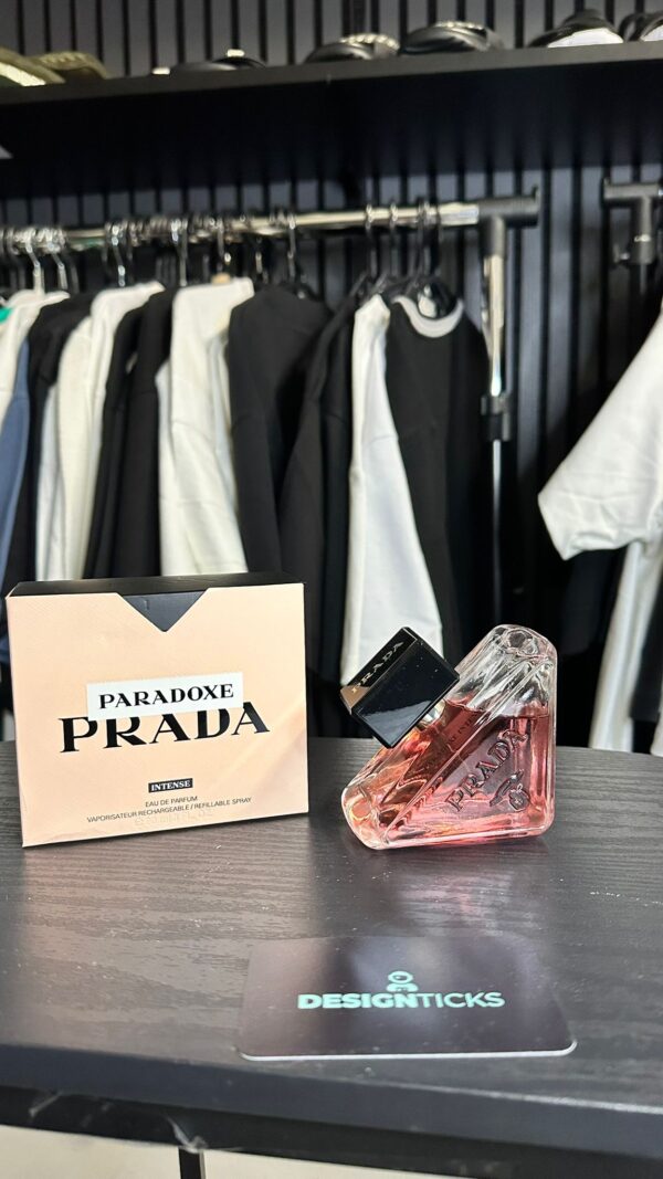 Prada Paradoxe