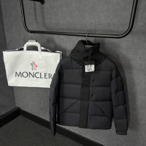 Moncler Madeira Hooded Short Down Jacket Black + NFC High Quality