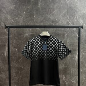 louis vuitton monogram T-shirt black